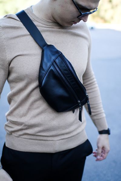 Чоловіча сумка-бананка на пояс з натуральної гладкої шкіри SKILL (чорна) SKL-027 фото